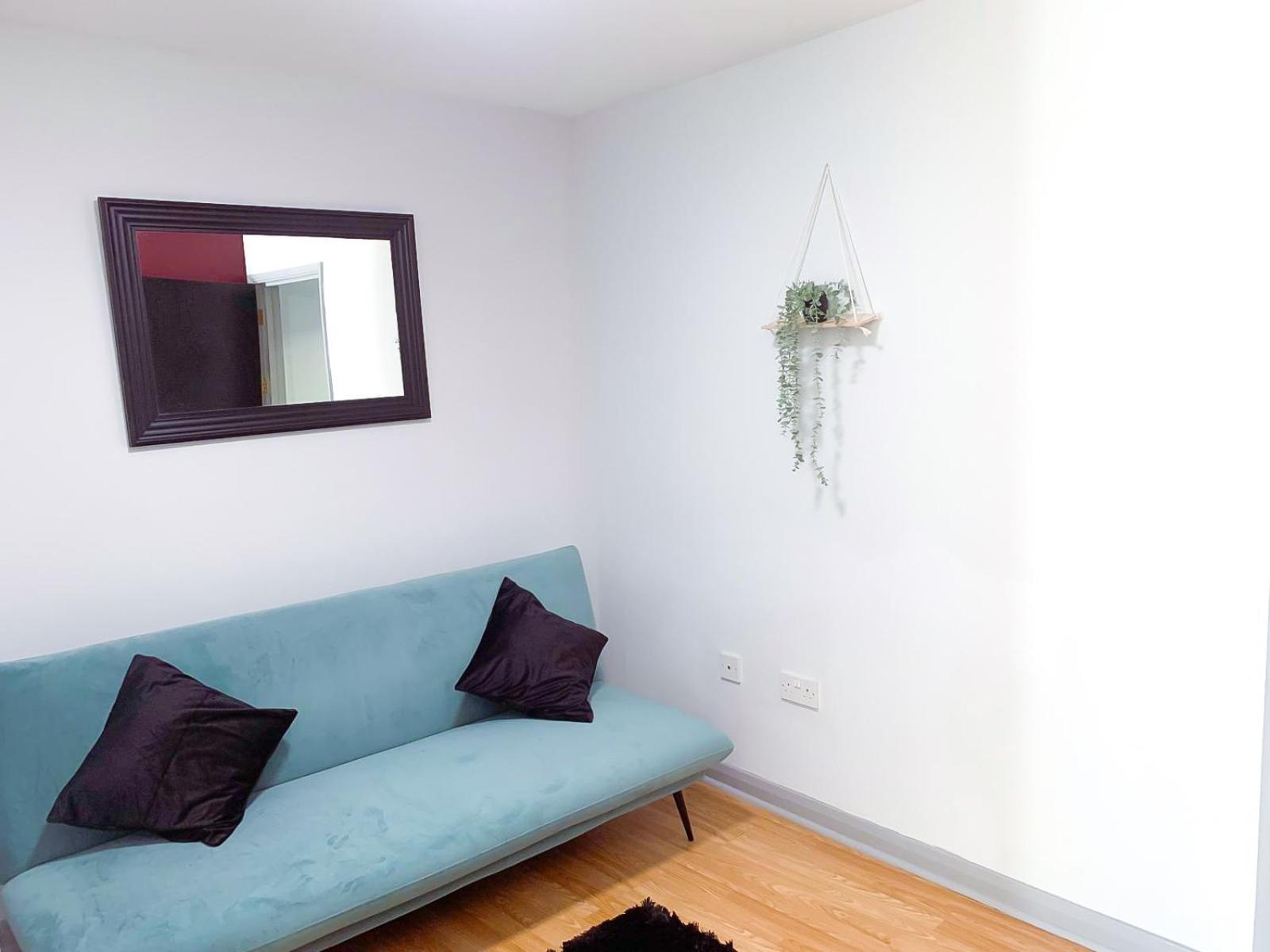 גילינגהאם Lovely, Cosy & Central 3 Bed House Near Station מראה חיצוני תמונה